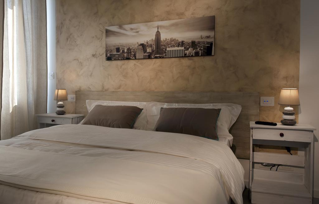 Le Suites - Di Fronte Ospedale Sacro Cuore Negrar Exteriör bild