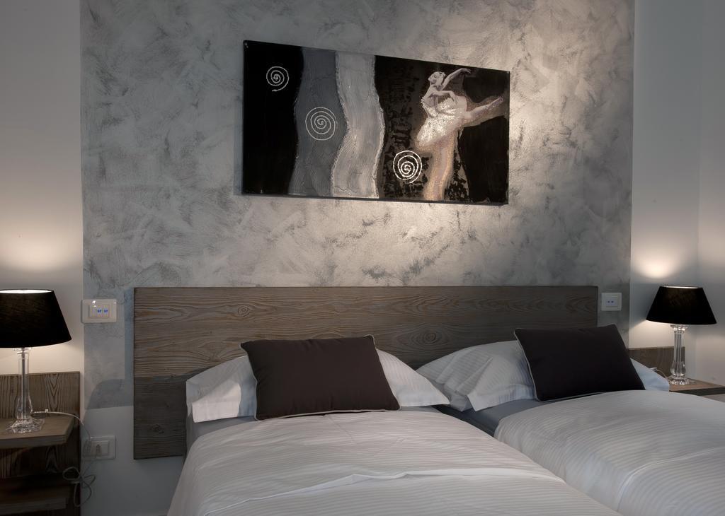 Le Suites - Di Fronte Ospedale Sacro Cuore Negrar Exteriör bild