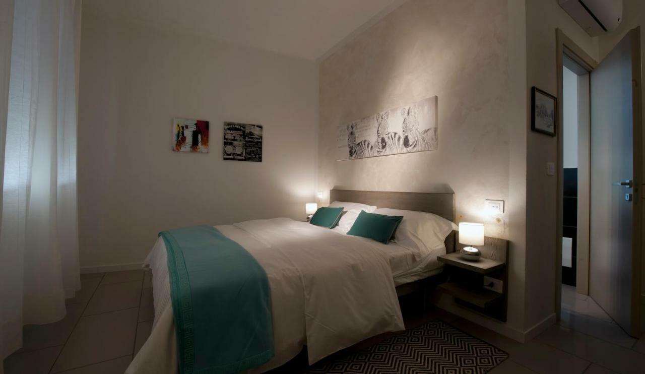 Le Suites - Di Fronte Ospedale Sacro Cuore Negrar Exteriör bild