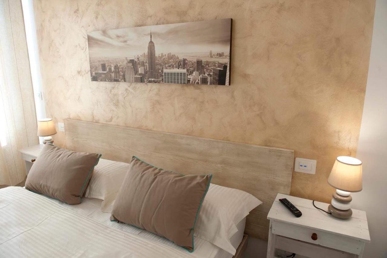 Le Suites - Di Fronte Ospedale Sacro Cuore Negrar Exteriör bild